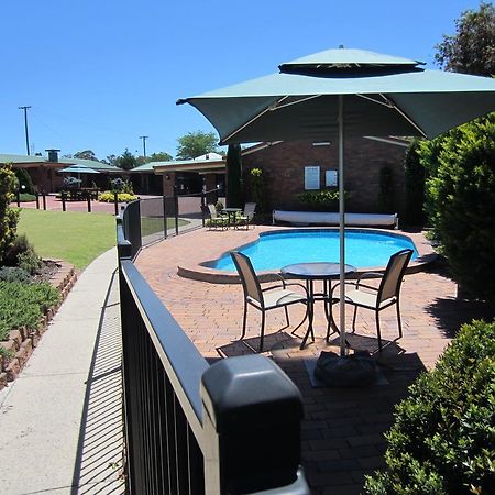 Stannum Lodge Motor Inn Stanthorpe Bagian luar foto