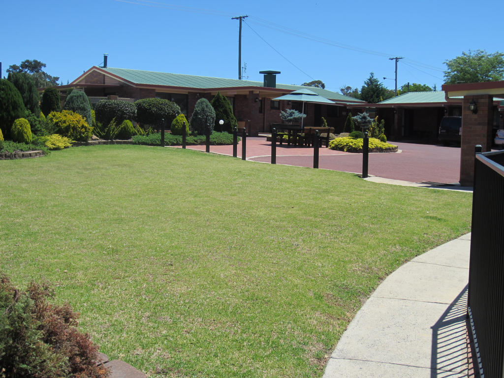 Stannum Lodge Motor Inn Stanthorpe Bagian luar foto