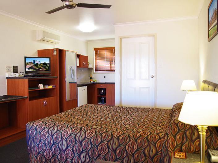 Stannum Lodge Motor Inn Stanthorpe Bagian luar foto